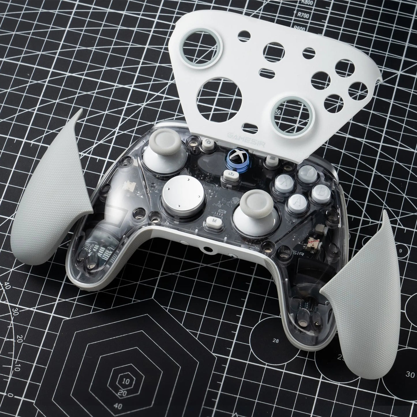 Flagship Controller – Wired for Xbox, Wireless for PC & Mobile